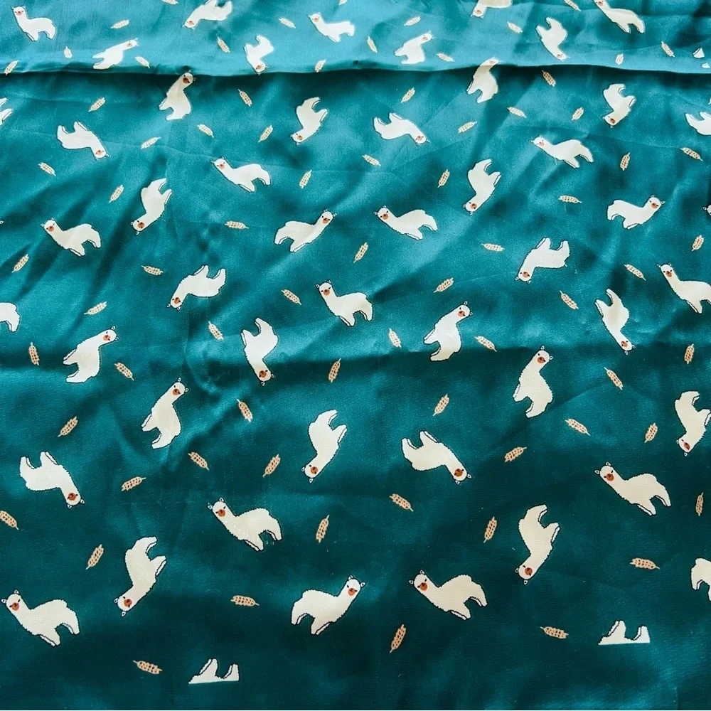 🧣 Teal Scarf with White Llamas & Feathers Print